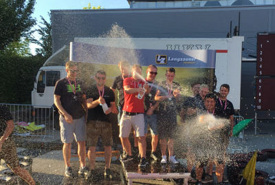 sektdusche-nach-kart-trophy Sektdusche nach Kart-Trophy