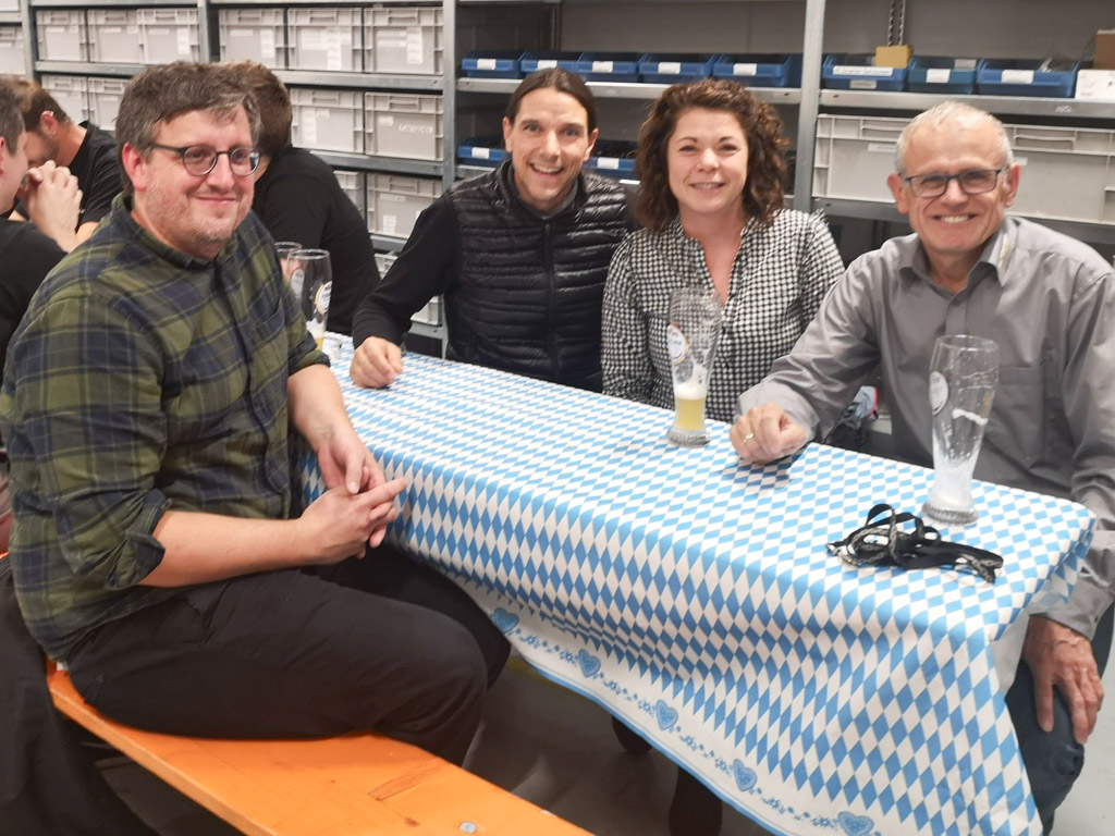 TischgruppemitSigiGrabner Tischgruppe mit Sigi Grabner