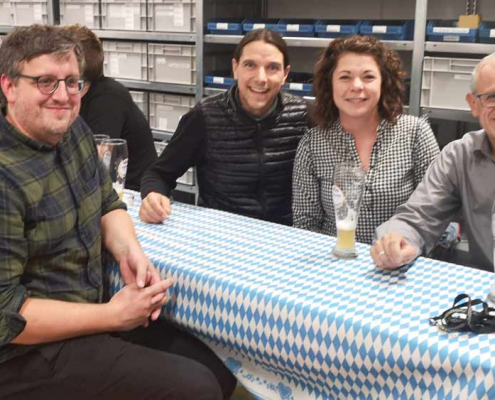 Tischgruppe mit Sigi Grabner
