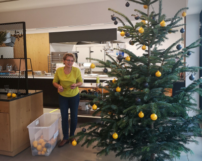 Weihnachtsbaum schmücken