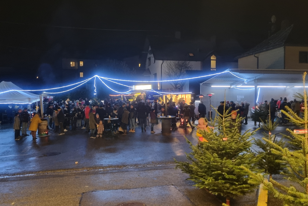 Langzauner Adventmarkt 2022 gut besucht