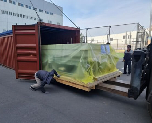 Mehretagen Hydraulikpresse Logistik