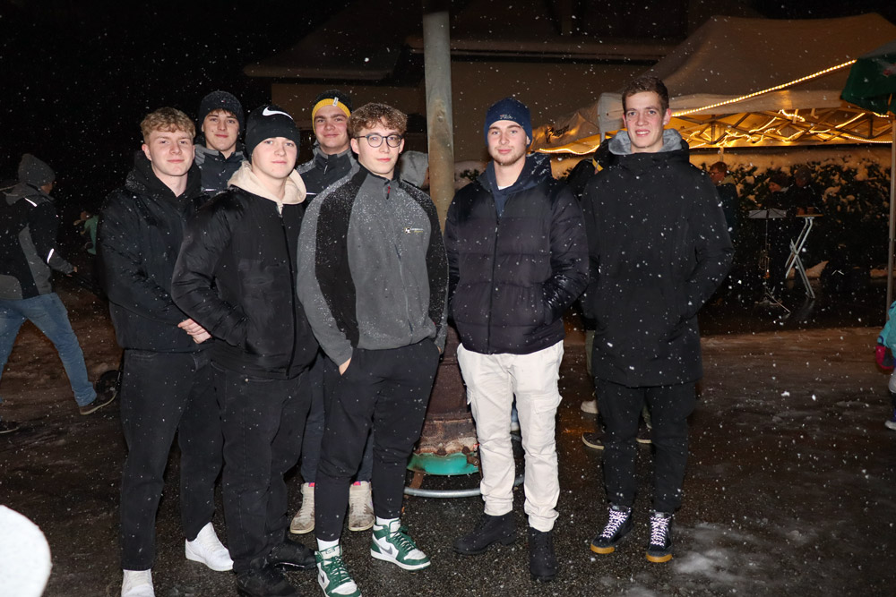 Junge Belegschaft des Langzauner Teams